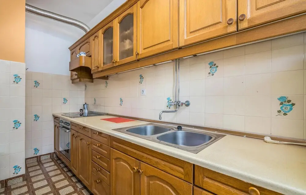 Stunning Home in Bascanska Draga With Wifi and 6 Bedrooms