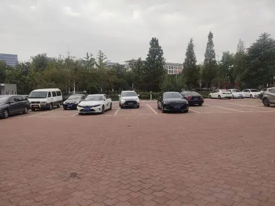 Aolin Jincheng Hotel (Jiaozhou No. 1 High School)