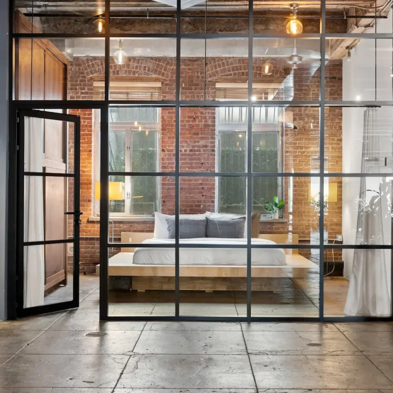 Greenwich Court by Rove Travel 3BR Loft w Sauna