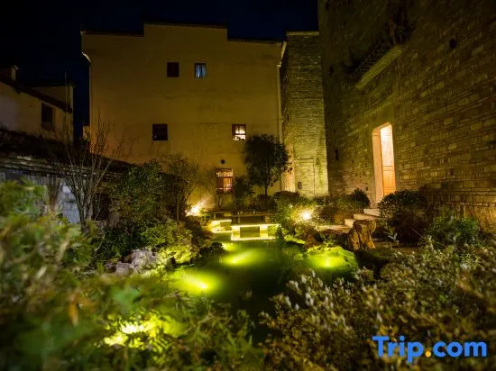 Wuhuatang Boutique Hostel