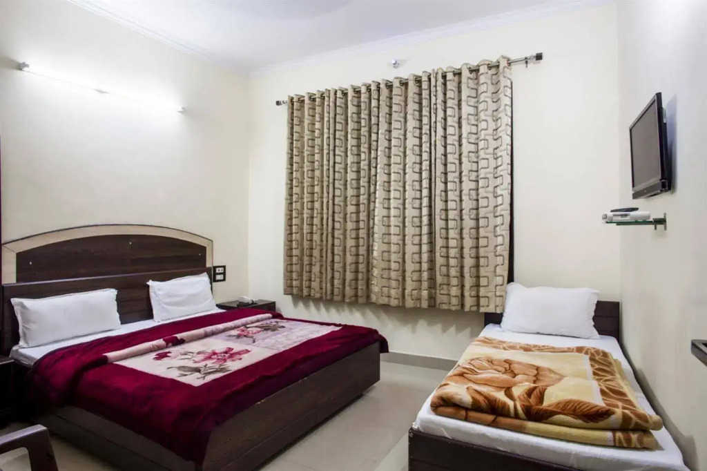 HOTEL G!S Paradise Amritsar - Provided Fully Air Conditioned & Well Decorated Rooms - Free Parking And Free Wi-fi Facility - A Premium Hotel In Amritsar