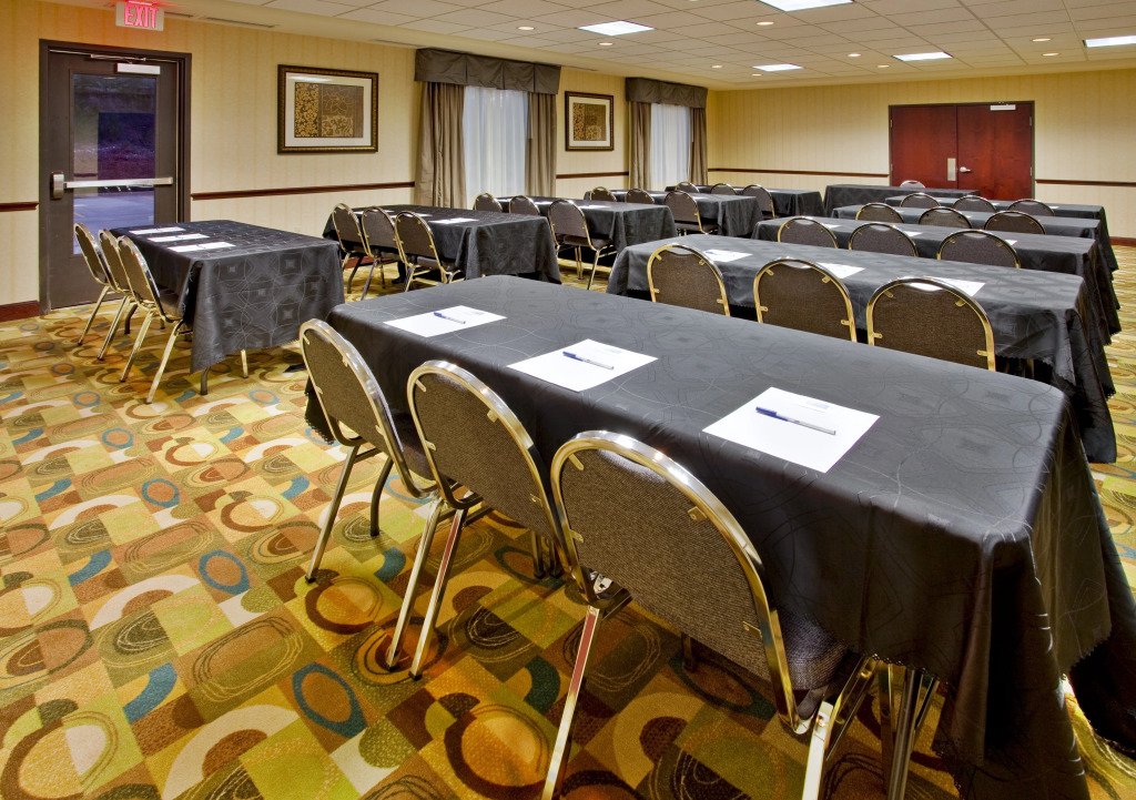 Holiday Inn Express & Suites Guthrie North Edmond by IHG