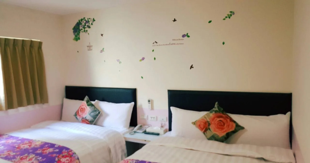 Happy Holiday Hotel