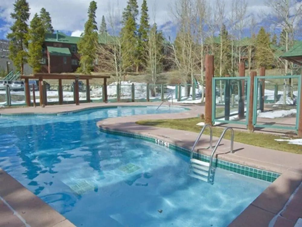 Lenawee Log Home 4 Bedroom Holiday home by Key to the Rockies