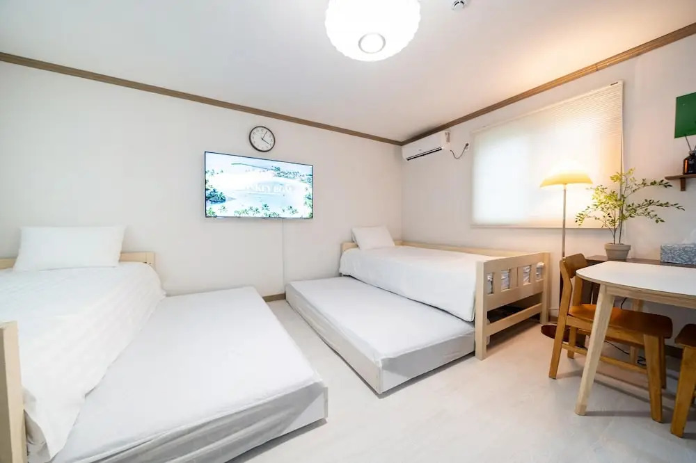 Jeju Joyhouse