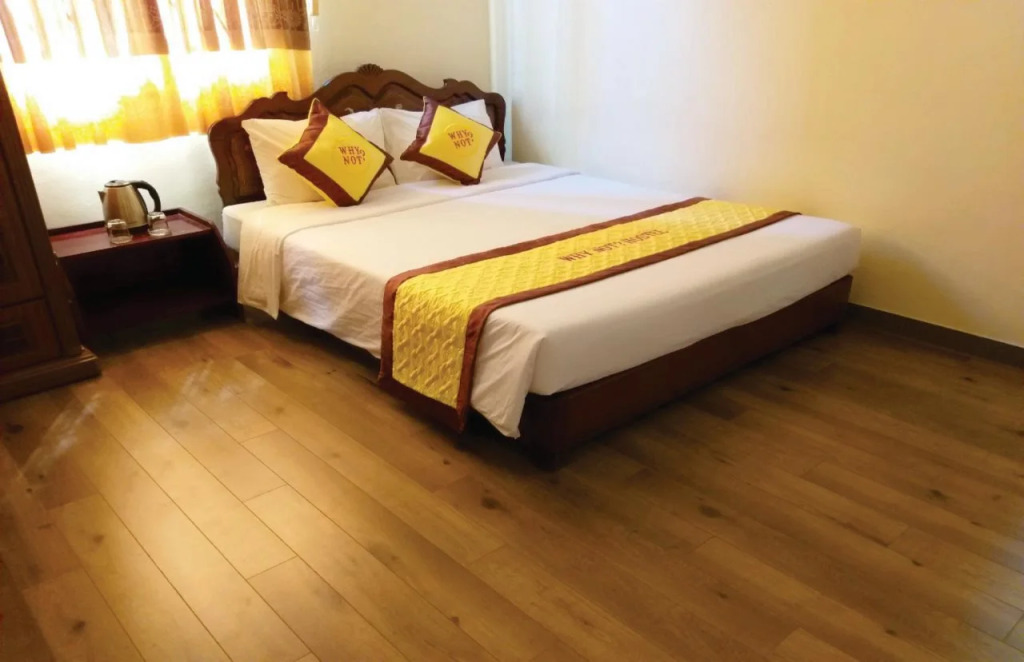 Whynot Hotel