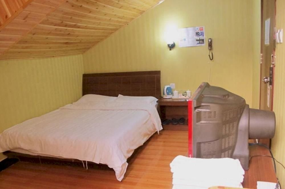 Yanying International Youth Hostel