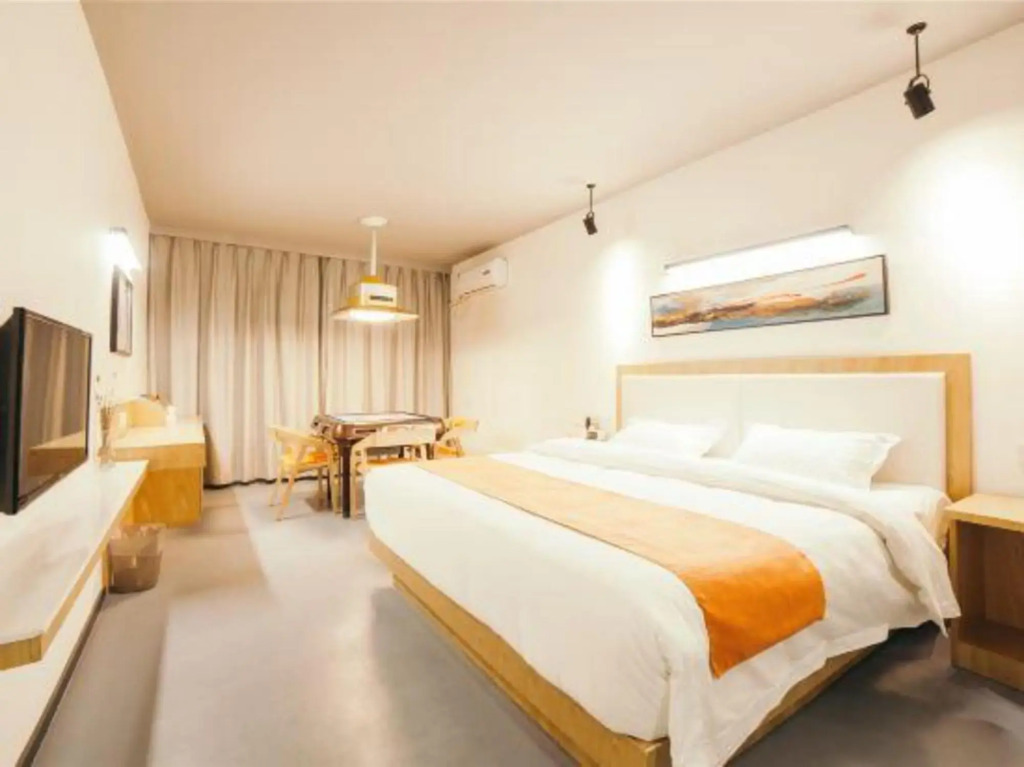 Youmihaoyoung Hotel (Wulingge Pedestrian Street)