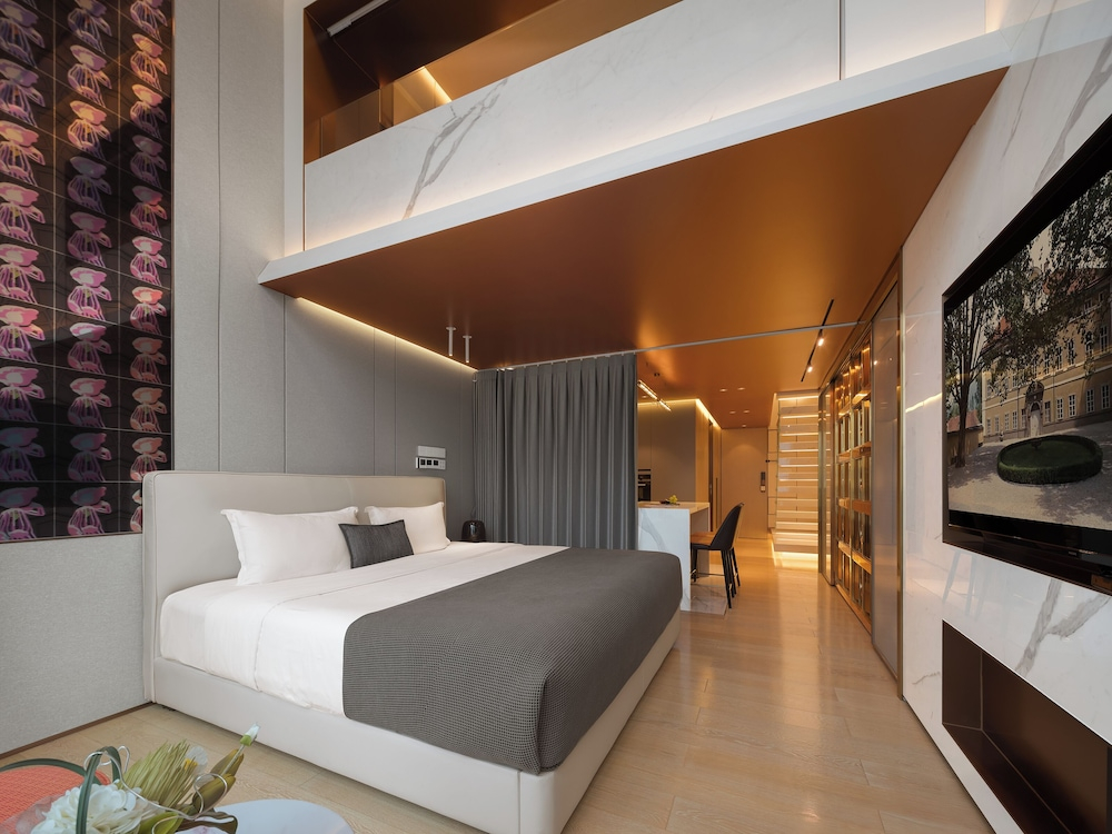 SEYA Serviced Apartment