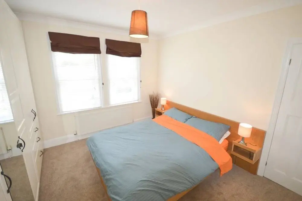 Spacious 3 Bedroom Home in Bath