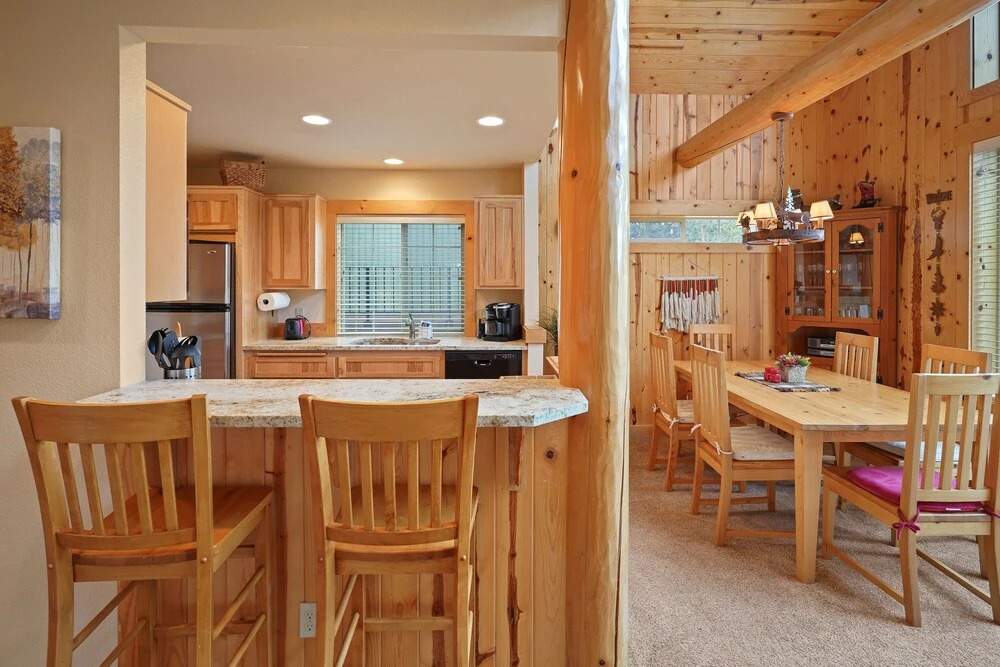 Deer Park Cabin 3 Bedroom Home by RedAwning