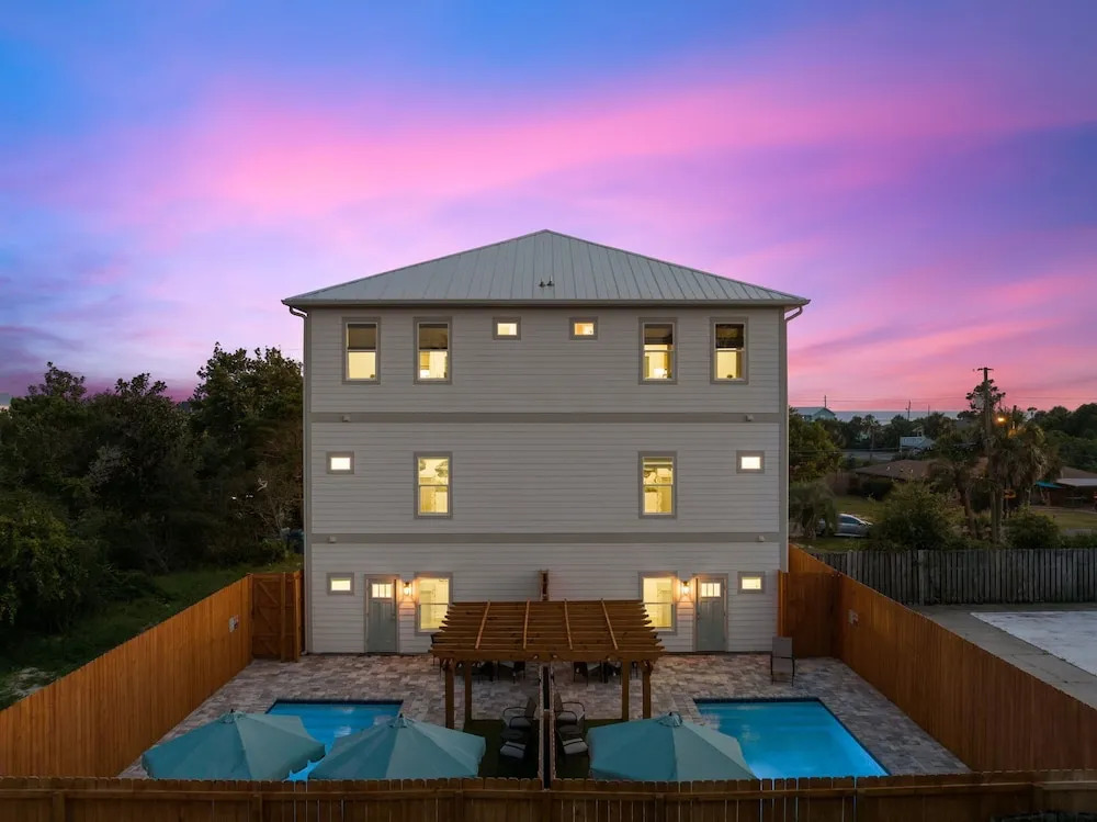 Grand Retreat II: 4br, 5ba, Sleeps 15. Private Pool. Your Perfect Escape!