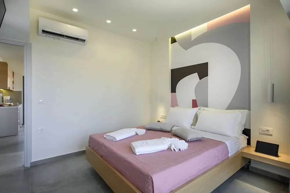 Athina Suites Luxury Suites Near The Sea Platanias