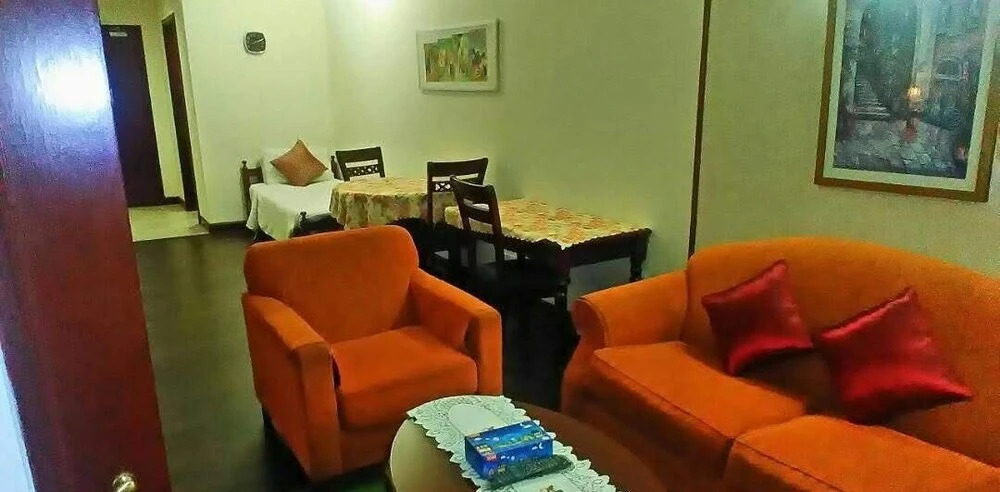 Rihanna service suite at times square