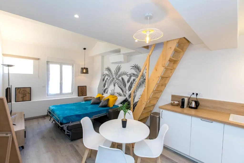 Duplex : Plage 300m, Clim, Netflix
