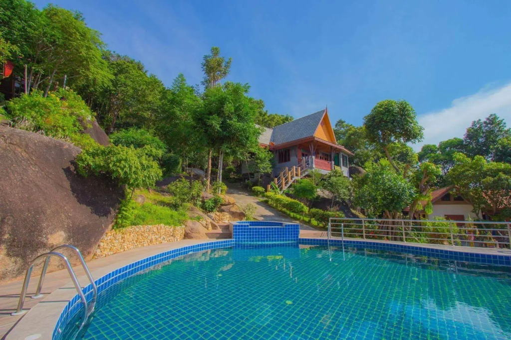 Sea Rock Resort