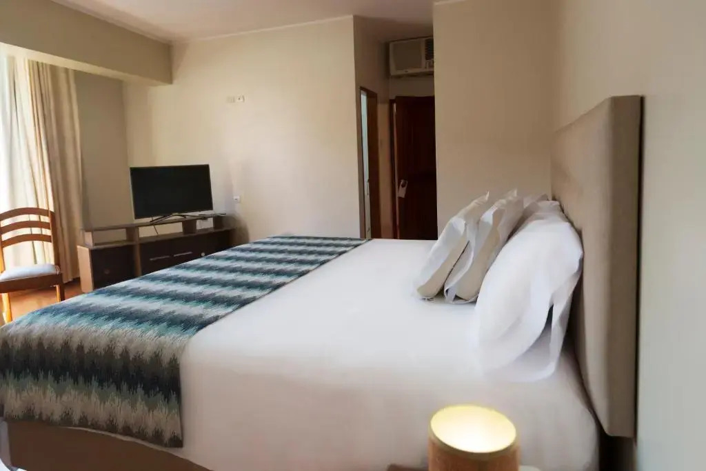 Aviro Hotel