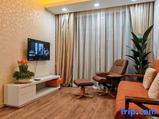 Urban Oasis Apartment 5