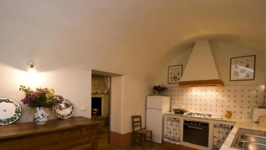 Ovello Farmhouse in a Splendid Position-ovello