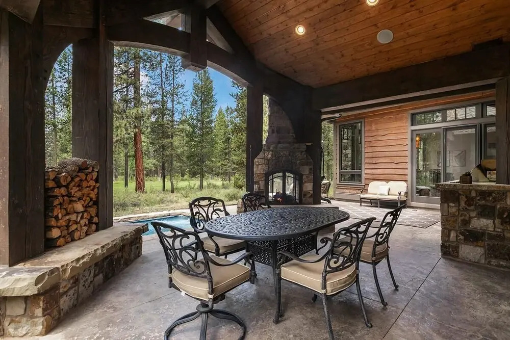 Sable Rock Manor