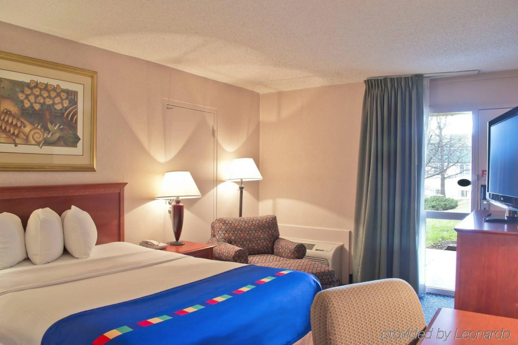 Park Inn by Radisson Harrisburg West