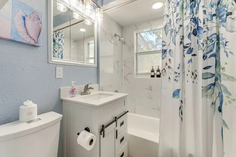 Walk to Beaches & Gulf: Indian Rocks Beach Duplex!