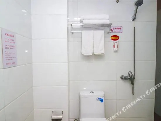 Migao Chain Hotel (Dezhou Chenghuangmiao Pedestrian Street No.5 Middle School Shop)