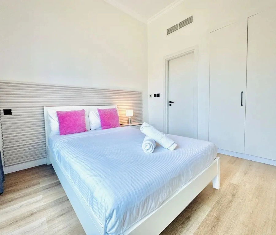 Venduras Bright 1BR in Heart of Marina