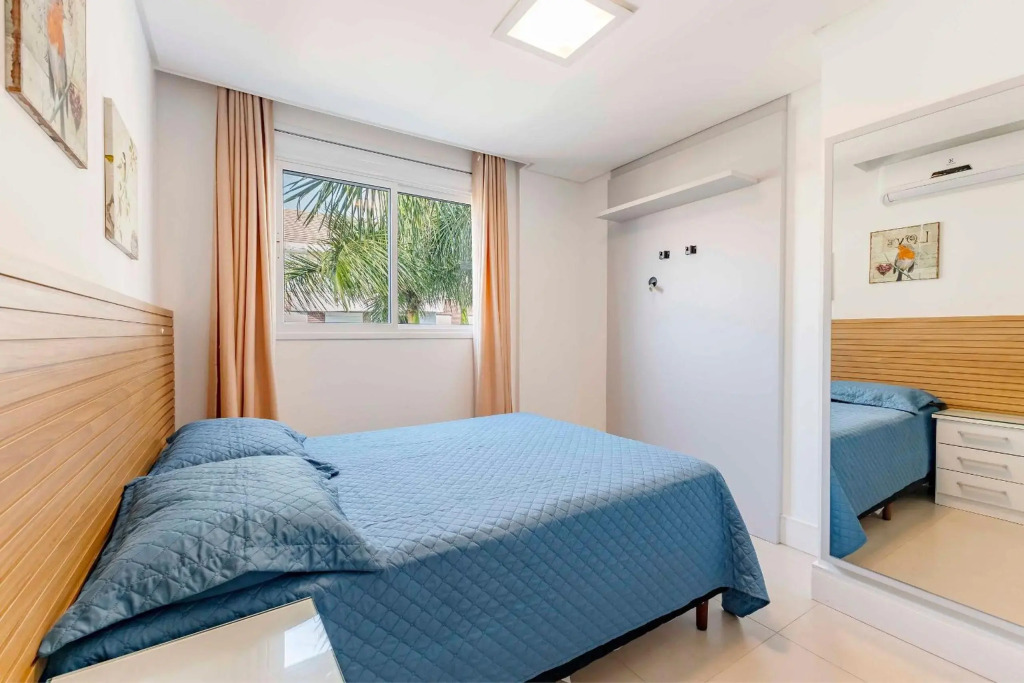 Boulevard Bombinhas, Condo com Piscina - Apto 3 dorms 6 pessoas