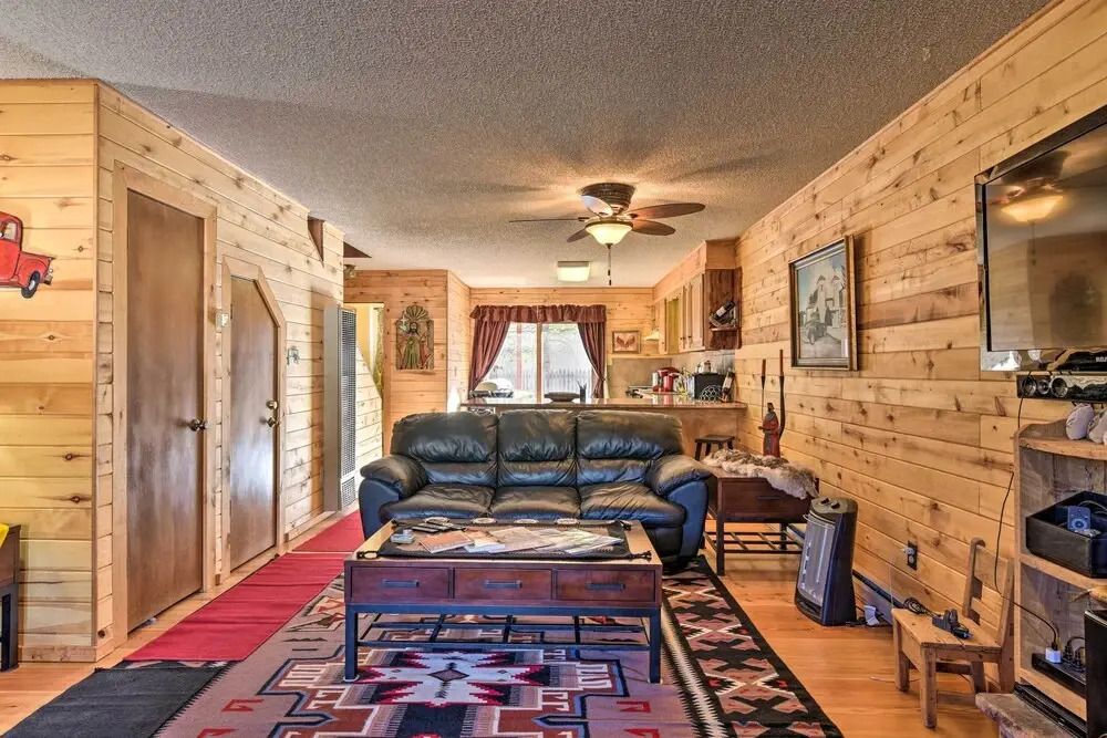 Downtown Red River Retreat w/ Mtn Views + Yard