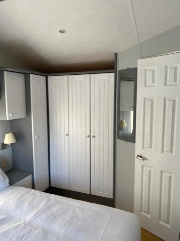 Immaculate 2-bed Static Caravan Near the Lake