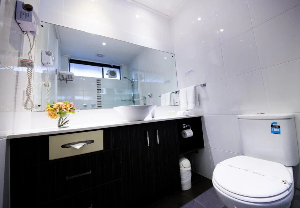 Sandown Regency Hotel & Apartments