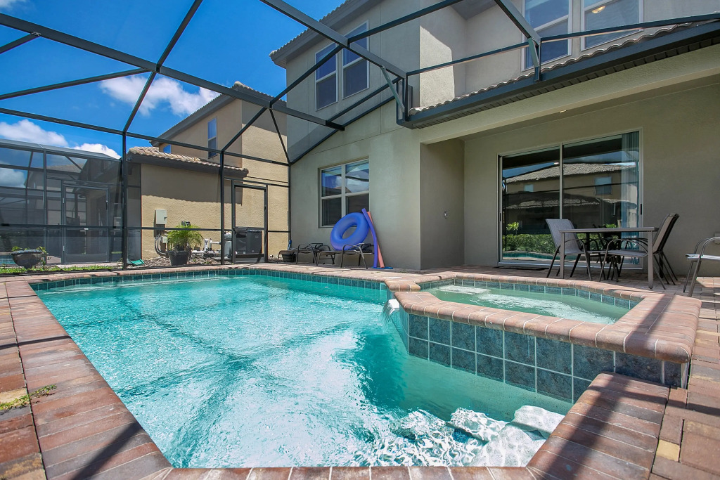 5552- Solterra Brand New - Amazing 5 Beds House, Davenport, US