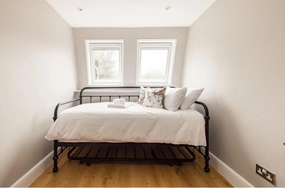 The Thames Embrace 3 BR & Garden House