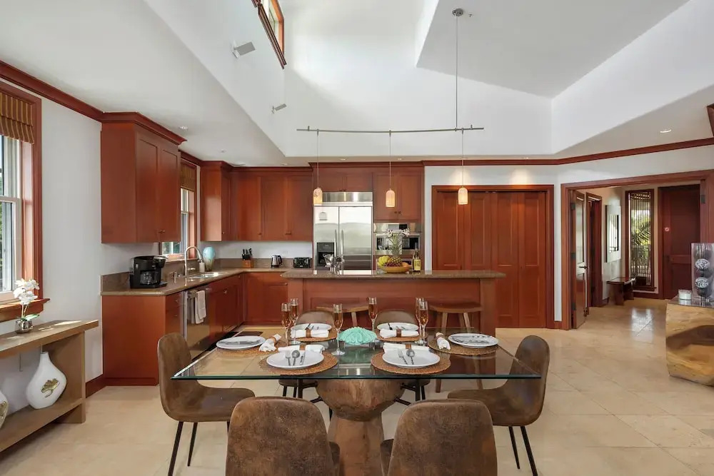 Hilton Pool Pass Included, Kolea - Luxe Penthouse, Walk to Beach