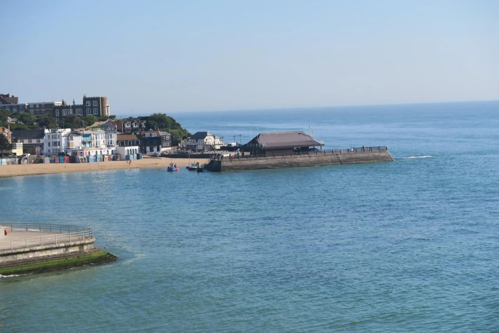 Shorley Wall Broadstairs by the Beach with Parking