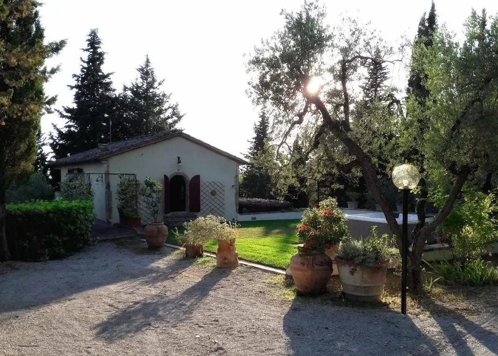 Podere Mezzastrada - Place of Charme