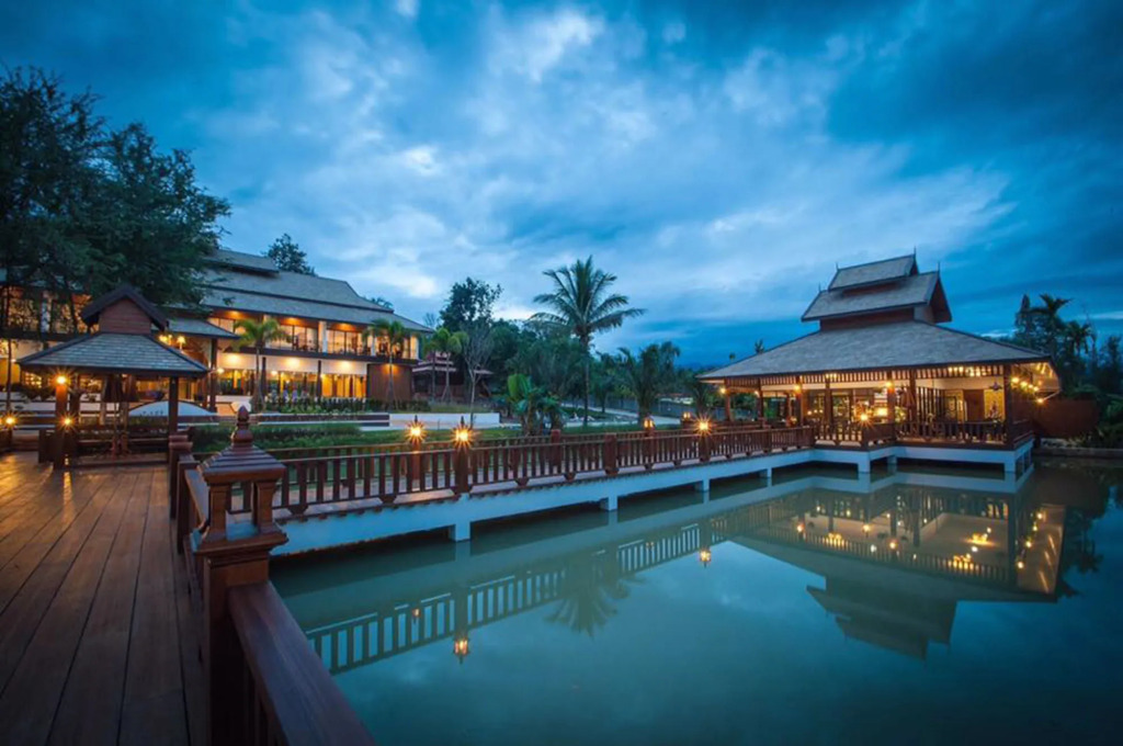 Moon Terrace Resort & Hotel