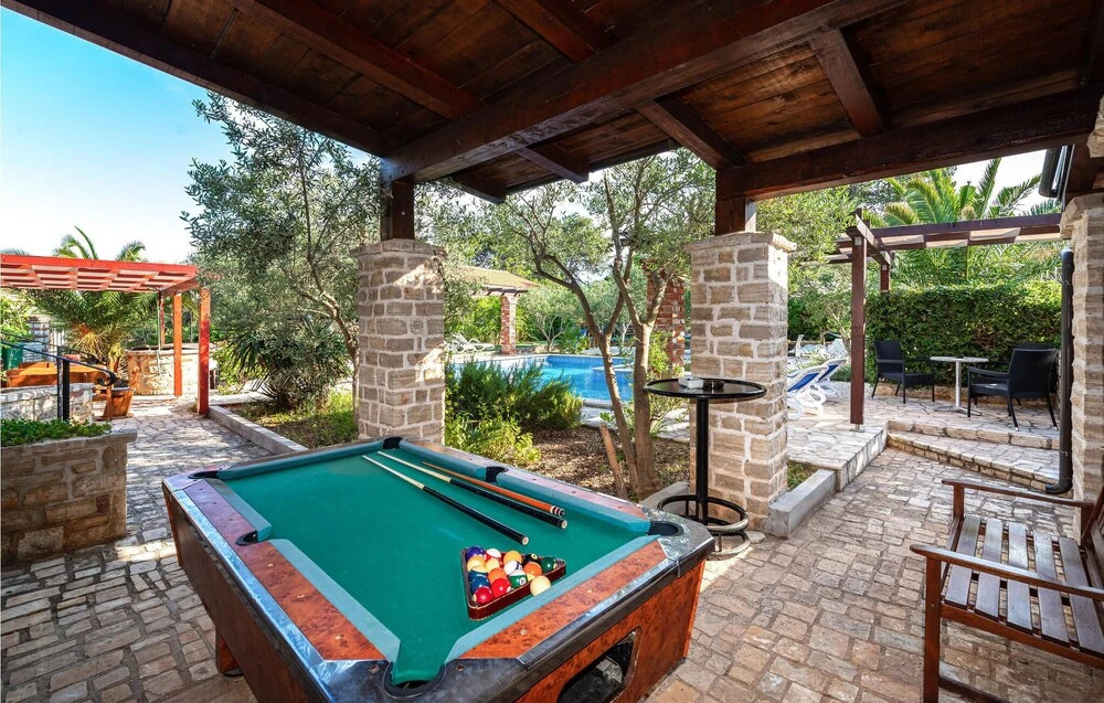 Amazing Home in Vir With 9 Bedrooms, Wifi and Outdoor Swimming Pool