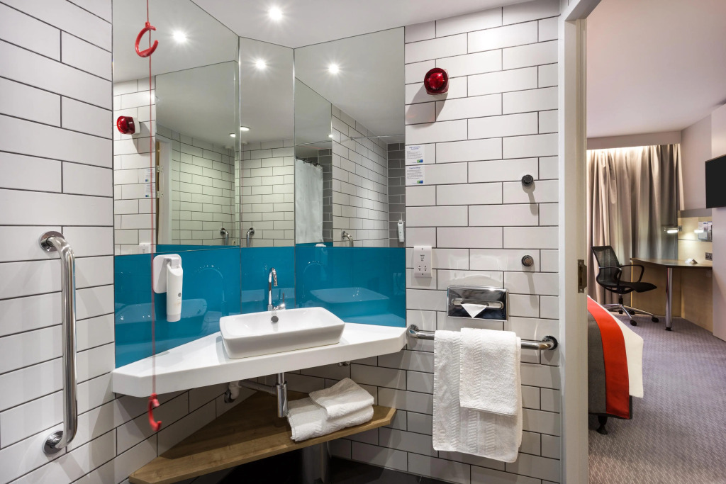 Holiday Inn Express London - Watford Junction by IHG