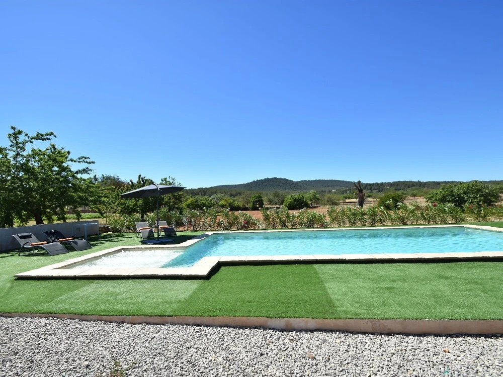 Spacious Holiday Home in San Rafael With Swimming Pool