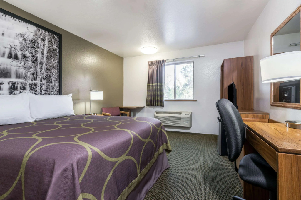Super 8 by Wyndham Missoula/Reserve St