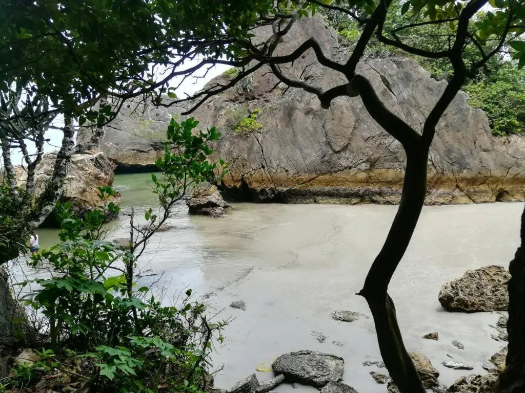 Cashew Nut Bungalow, Ko Mook