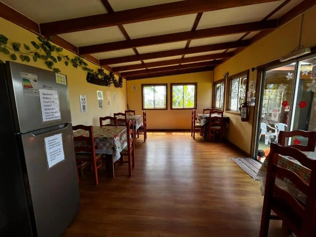 Camping Hostal Tipanie Moana Aeropuerto Centro