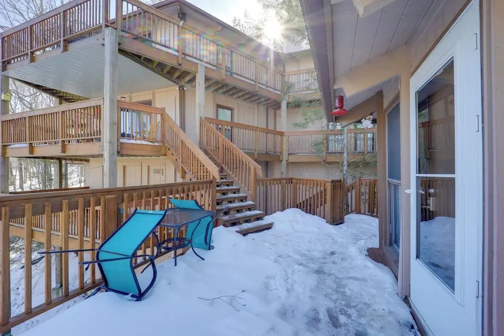 < 1 Mi to Beech Mtn! All-season Outdoor Retreat
