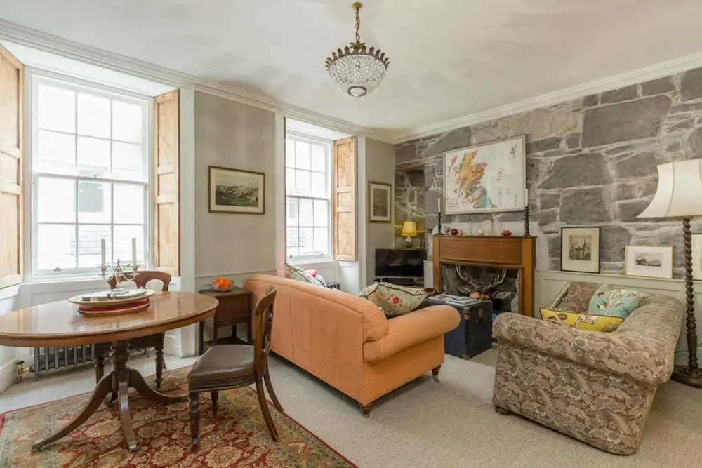 Heart Of Rose Street Quirky Antique Apartment