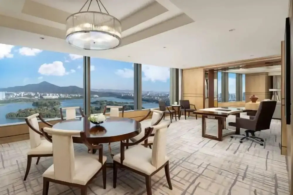 Atour Hotel Nanjing Xinjiekou Deji Plaza