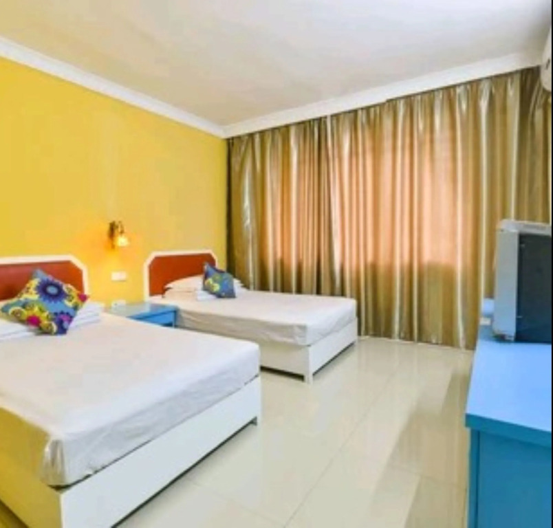 Yangshuo How Flowers Hostel & Party Coliving Coworking Nomads