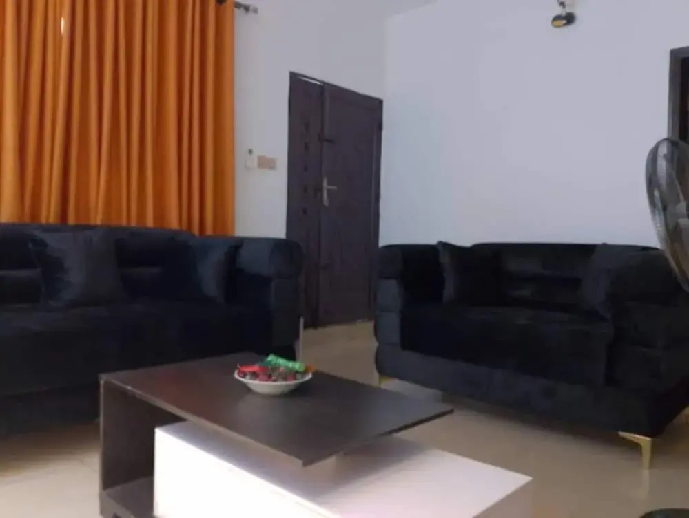 Apartment Sleeps 4 With Free Parking