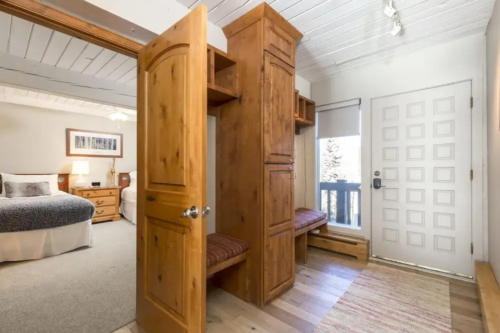 True Ski-in Ski-out Stunning Mountain Views